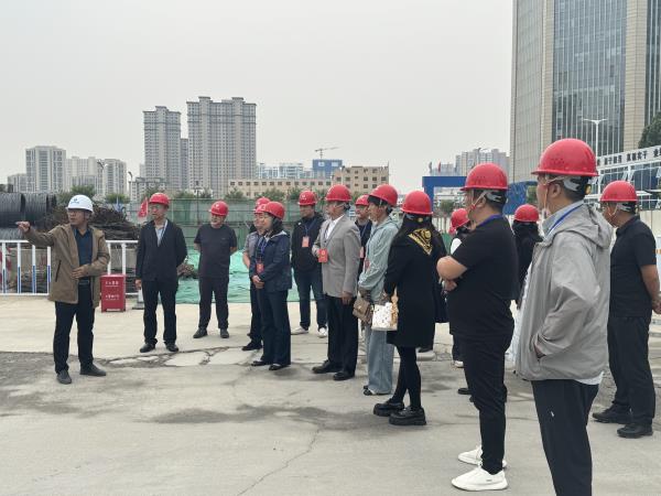六分公司競秀一中項(xiàng)目安全文明施工工作獲贊